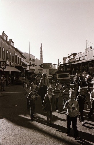 Click to see PIC 7-CARTER 30-6 of 103rd Donation Day Parade (PIC 7-CARTER 30)