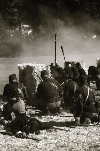 Click to see PIC 7-CARTER 49-8 of Civil War Battle Reenactment at Pioneer Park (PIC 7-CARTER 49)
