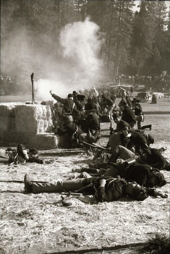 Click to see PIC 7-CARTER 49-17 of Civil War Battle Reenactment at Pioneer Park (PIC 7-CARTER 49)