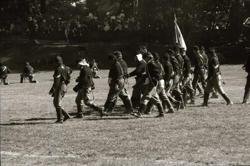 Click to see PIC 7-CARTER 49-35 of Civil War Battle Reenactment at Pioneer Park (PIC 7-CARTER 49)