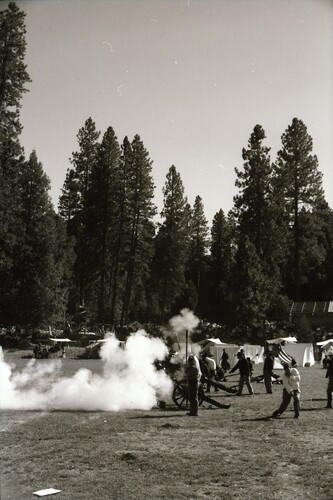 Click to see PIC 7-CARTER 49-39 of Civil War Battle Reenactment at Pioneer Park (PIC 7-CARTER 49)