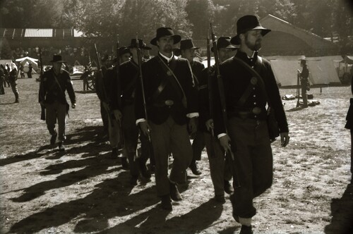 Click to see PIC 7-CARTER 49-42 of Civil War Battle Reenactment at Pioneer Park (PIC 7-CARTER 49)