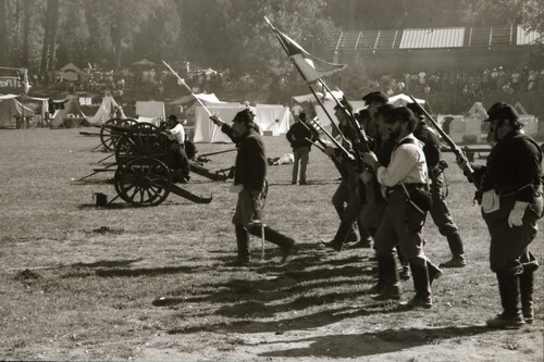 Click to see PIC 7-CARTER 49-60 of Civil War Battle Reenactment at Pioneer Park (PIC 7-CARTER 49)