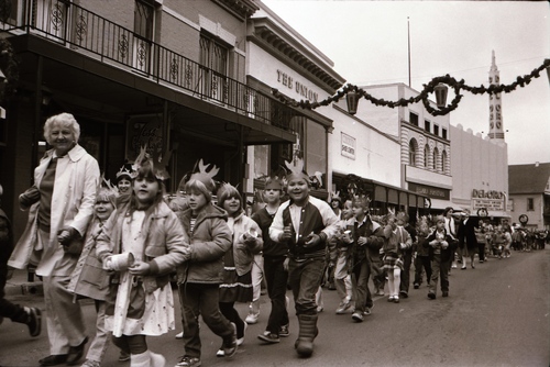 Click to see PIC 7-CARTER 6-13 of Donation Day Parade 1986 (PIC 7-CARTER 6)