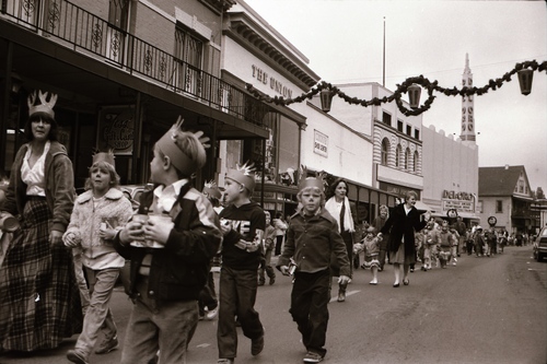 Click to see PIC 7-CARTER 6-14 of Donation Day Parade 1986 (PIC 7-CARTER 6)