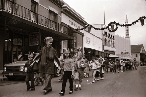 Click to see PIC 7-CARTER 6-15 of Donation Day Parade 1986 (PIC 7-CARTER 6)