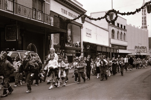 Click to see PIC 7-CARTER 6-22 of Donation Day Parade 1986 (PIC 7-CARTER 6)