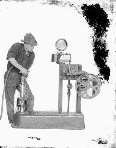 Click to see GP-8X10-33 of Moore Glass Plate Collection (GP-)