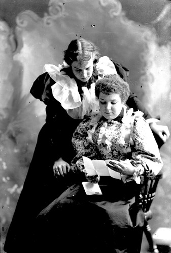 Click to see GP-21 of Moore Glass Plate Collection (GP-)