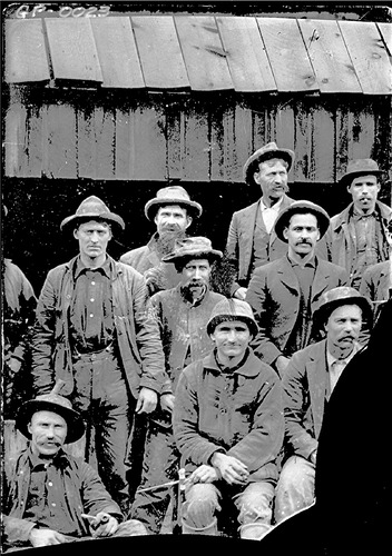 Click to see GP-23 of Moore Glass Plate Collection (GP-)