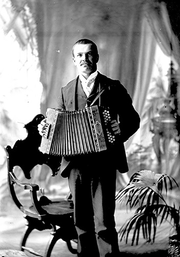 Click to see GP-91 of Moore Glass Plate Collection (GP-)