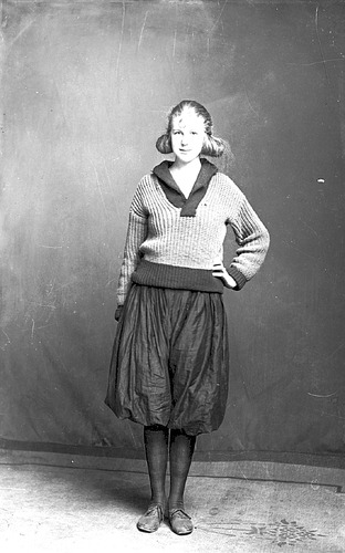 Click to see GP-95 of Moore Glass Plate Collection (GP-)