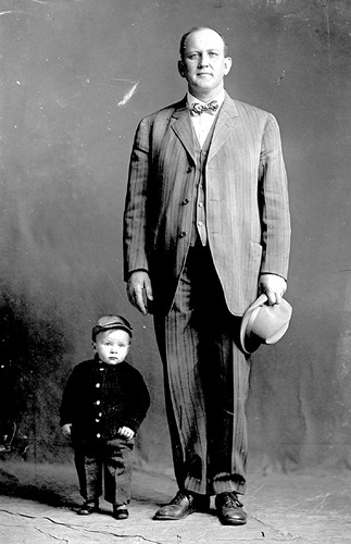 Click to see GP-98 of Moore Glass Plate Collection (GP-)