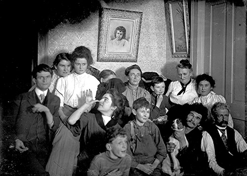 Click to see GP-142 of Moore Glass Plate Collection (GP-)