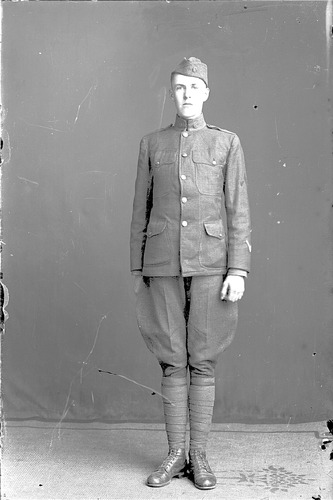 Click to see GP-223 of Moore Glass Plate Collection (GP-)