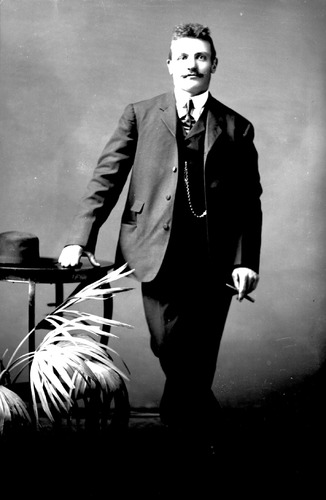 Click to see GP-285 of Moore Glass Plate Collection (GP-)