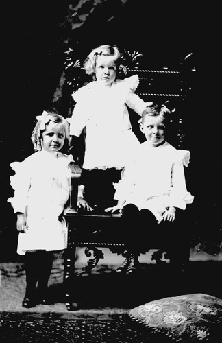 Click to see GP-299 of Moore Glass Plate Collection (GP-)