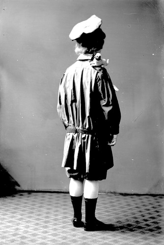Click to see GP-327 of Moore Glass Plate Collection (GP-)