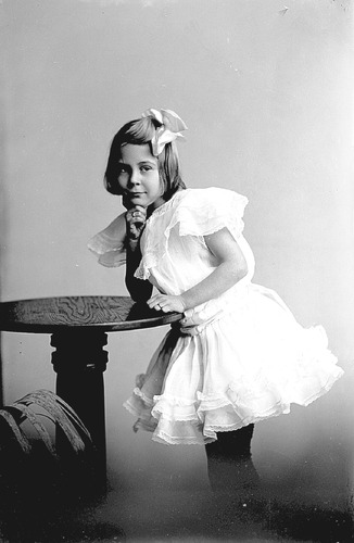 Click to see GP-331 of Moore Glass Plate Collection (GP-)