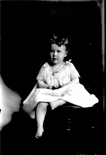 Click to see GP-385 of Moore Glass Plate Collection (GP-)