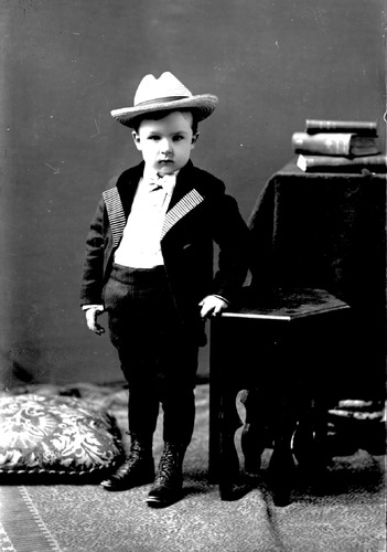 Click to see GP-387 of Moore Glass Plate Collection (GP-)