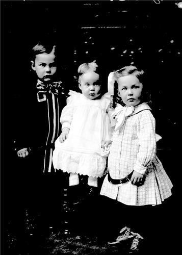Click to see GP-388 of Moore Glass Plate Collection (GP-)
