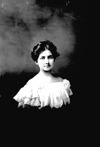 Click to see GP-411 of Moore Glass Plate Collection (GP-)