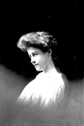 Click to see GP-424 of Moore Glass Plate Collection (GP-)