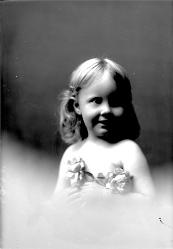 Click to see GP-472 of Moore Glass Plate Collection (GP-)