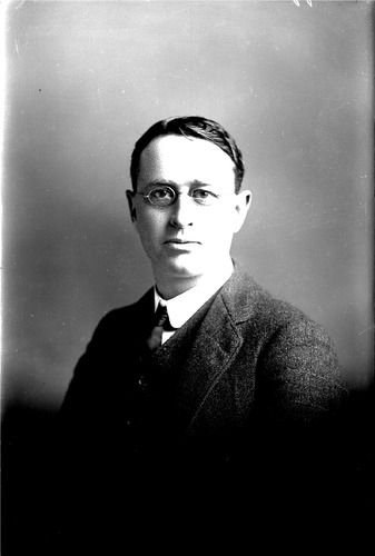 Click to see GP-497 of Moore Glass Plate Collection (GP-)