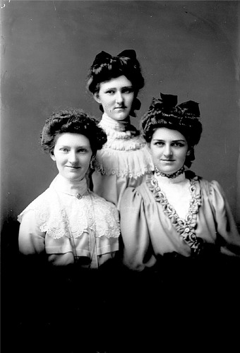 Click to see GP-522 of Moore Glass Plate Collection (GP-)