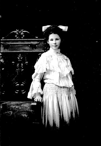 Click to see GP-553 of Moore Glass Plate Collection (GP-)