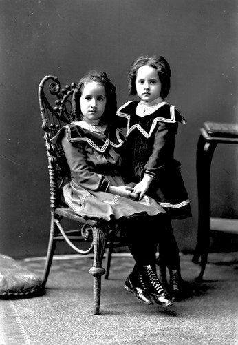 Click to see GP-554 of Moore Glass Plate Collection (GP-)