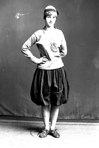 Click to see GP-569 of Moore Glass Plate Collection (GP-)