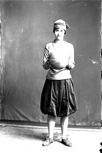 Click to see GP-570 of Moore Glass Plate Collection (GP-)