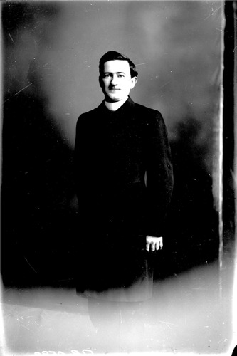 Click to see GP-582 of Moore Glass Plate Collection (GP-)