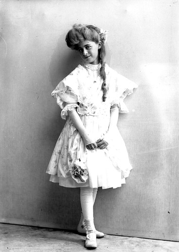 Click to see GP-729 of Moore Glass Plate Collection (GP-)
