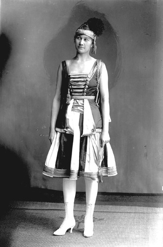 Click to see GP-738 of Moore Glass Plate Collection (GP-)