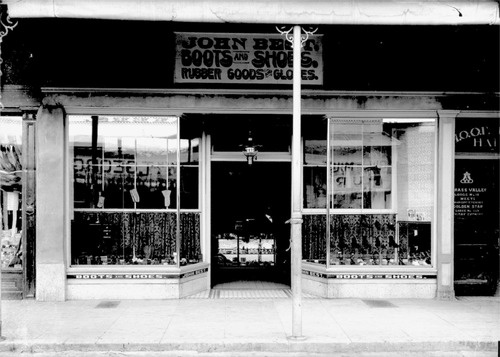 Click to see GP-828 of Moore Glass Plate Collection (GP-)