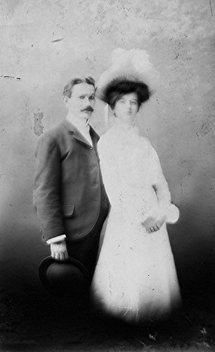 Click to see GP-882 of Moore Glass Plate Collection (GP-)