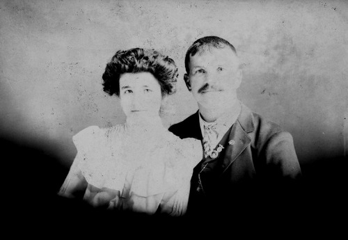 Click to see GP-923 of Moore Glass Plate Collection (GP-)