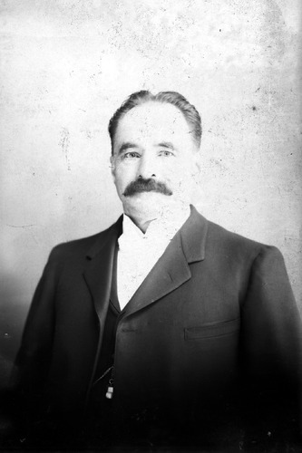 Click to see GP-924 of Moore Glass Plate Collection (GP-)