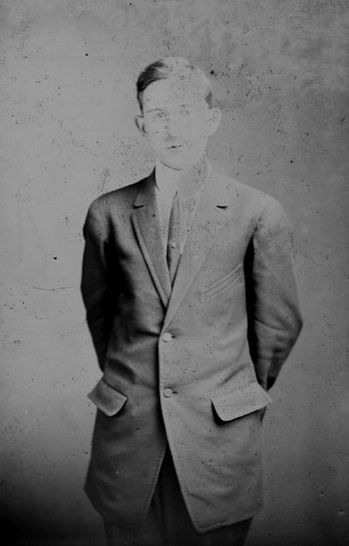 Click to see GP-950 of Moore Glass Plate Collection (GP-)