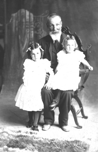 Click to see GP-958 of Moore Glass Plate Collection (GP-)