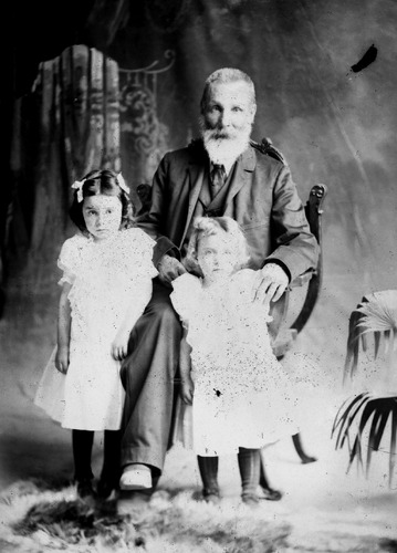 Click to see GP-972 of Moore Glass Plate Collection (GP-)