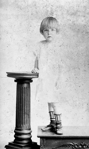 Click to see GP-1032 of Moore Glass Plate Collection (GP-)
