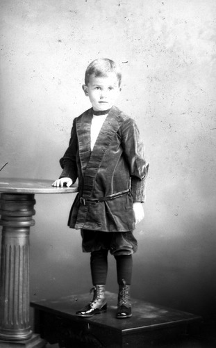 Click to see GP-1034 of Moore Glass Plate Collection (GP-)