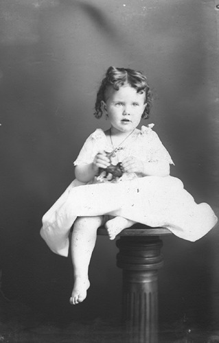 Click to see GP-1053 of Moore Glass Plate Collection (GP-)
