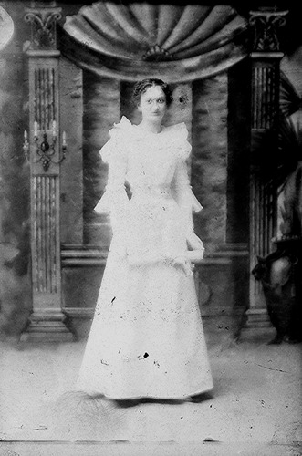 Click to see GP-1070 of Moore Glass Plate Collection (GP-)