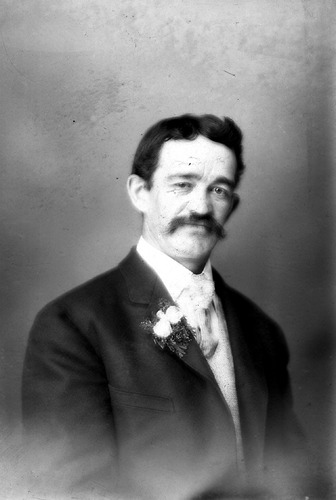 Click to see GP-1086 of Moore Glass Plate Collection (GP-)